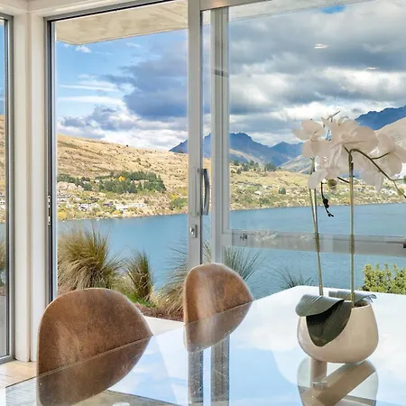 Lake View Apartment Queenstown